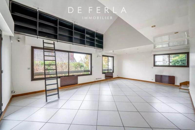 Maison - 240 m² - 7 pièces