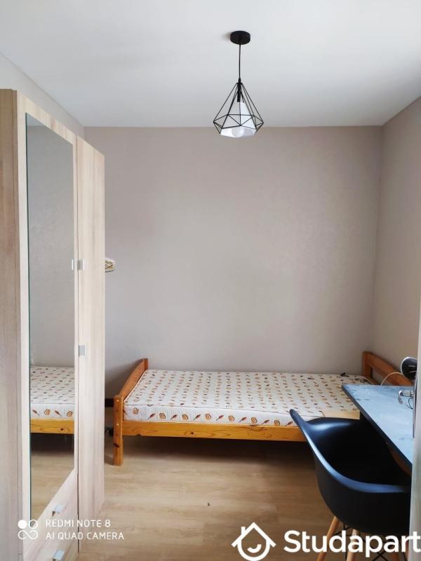 Chambre - 10 m² - 1 pièce