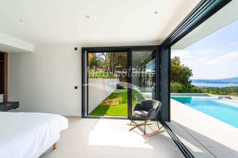 Maison contemporaine - 250 m² - 6 pièces