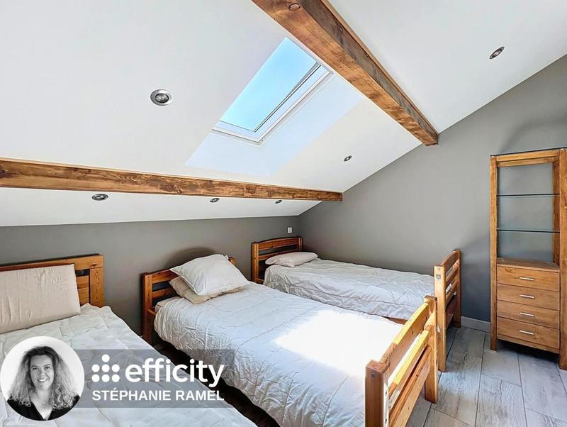 Maison - 200 m² - 7 pièces