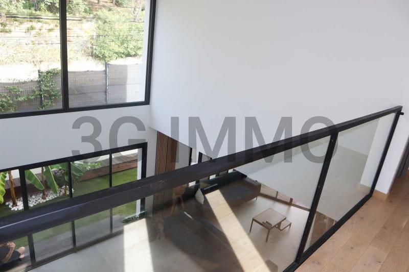 Maison contemporaine - 166 m² - 5 pièces