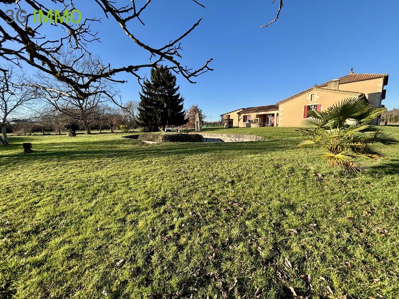 Maison - 214 m² - 7 pièces