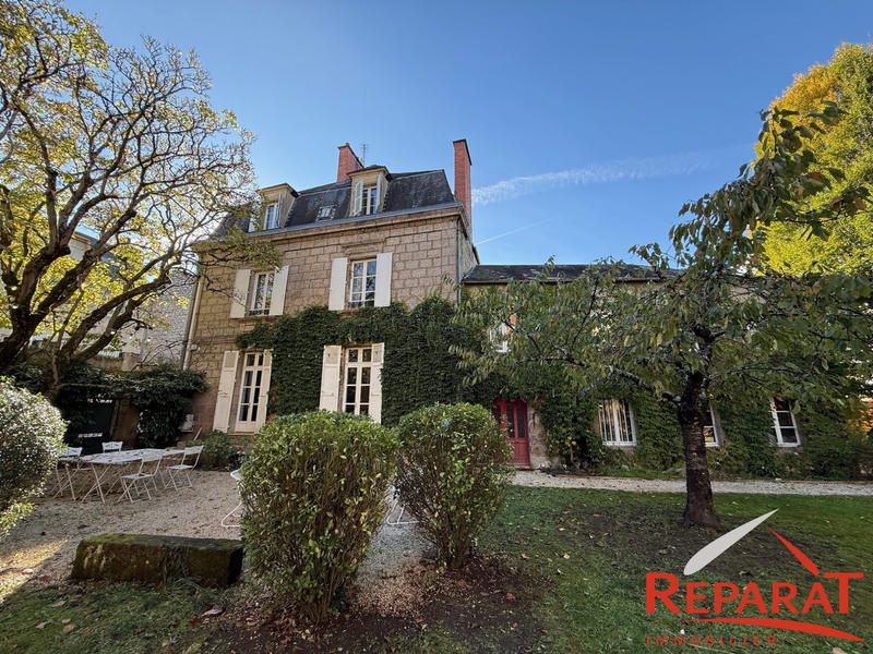 Maison - 280 m² - 7 pièces