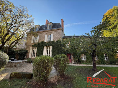 Maison - 280 m² - 7 pièces