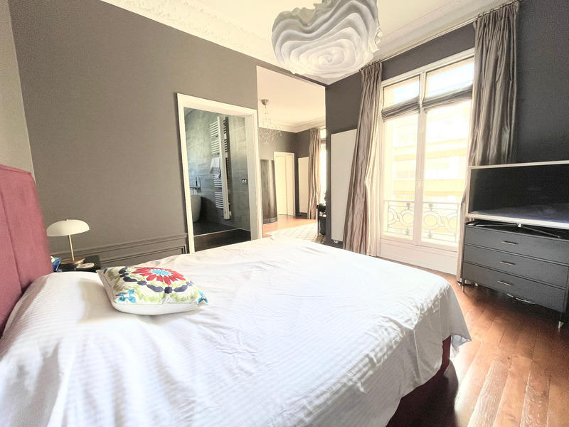 Appartement - 150 m² - 6 pièces