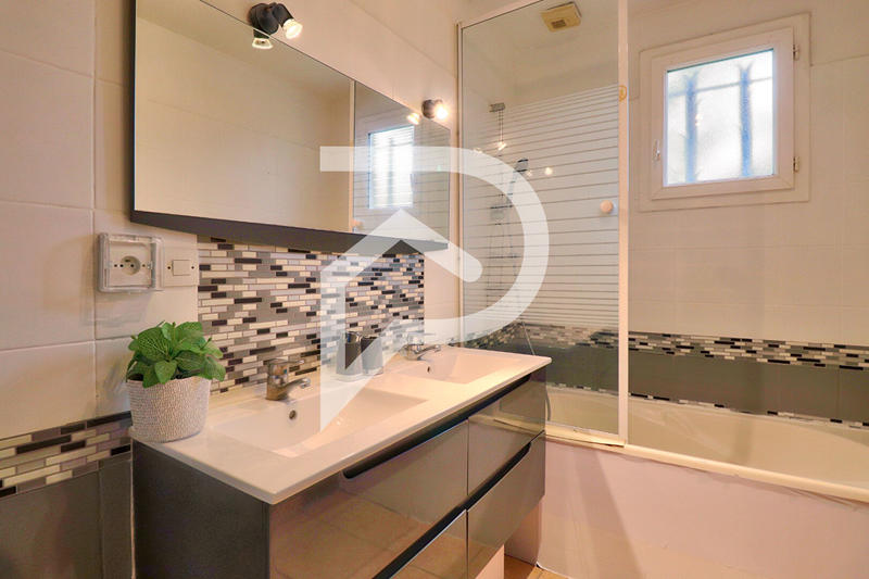 Villa - 144 m² - 7 pièces