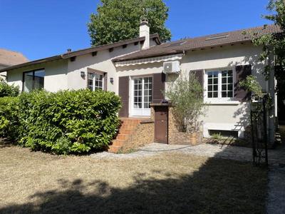 Maison - 180 m² - 8 pièces