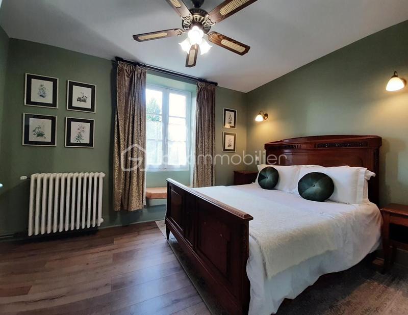 Maison en pierre - 304 m² - 12 pièces