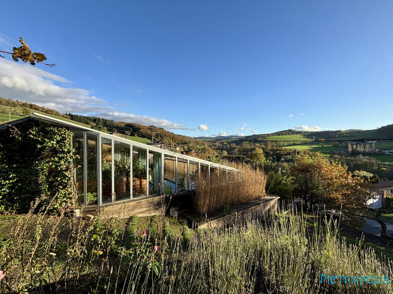 Maison - 232 m² - 9 pièces