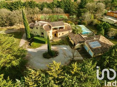 Maison - 270 m² - 10 pièces