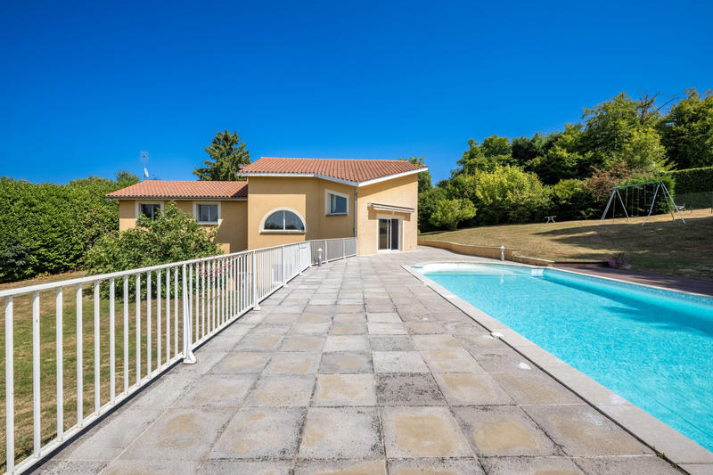 Villa - 237 m² - 7 pièces