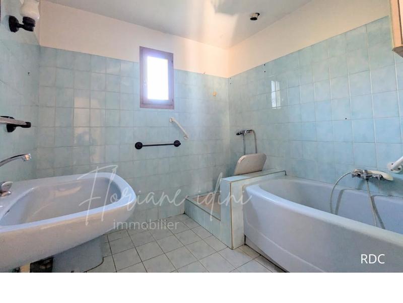 Maison - 200 m² - 8 pièces