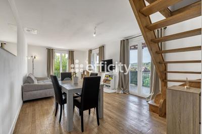 Maison - 182 m² - 7 pièces