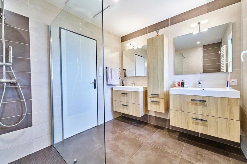 Maison - 137 m² - 7 pièces