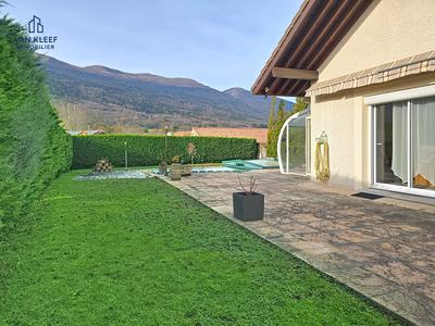 Maison traditionnelle - 94 m² - 4 pièces