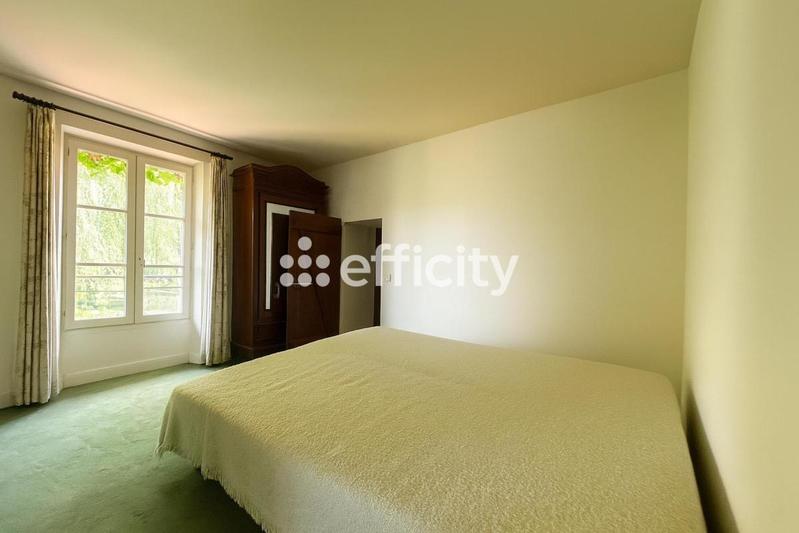 Moulin - 222 m² - 6 pièces