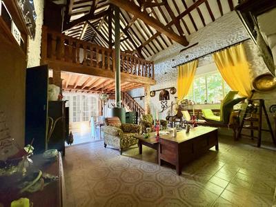 Corps de ferme - 300 m² - 7 pièces