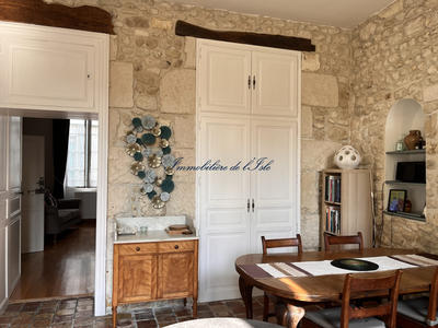 Maison - 239 m² - 7 pièces