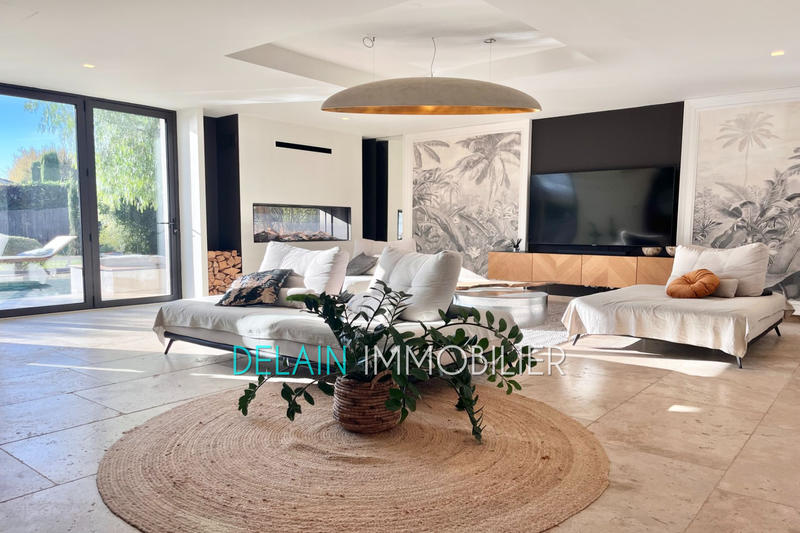 Maison - 257 m² - 5 pièces