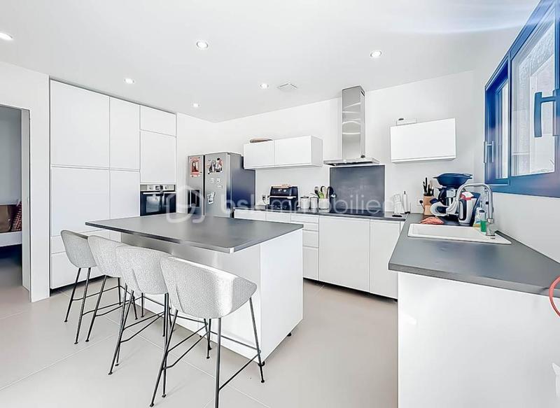 Maison - 170 m² - 5 pièces