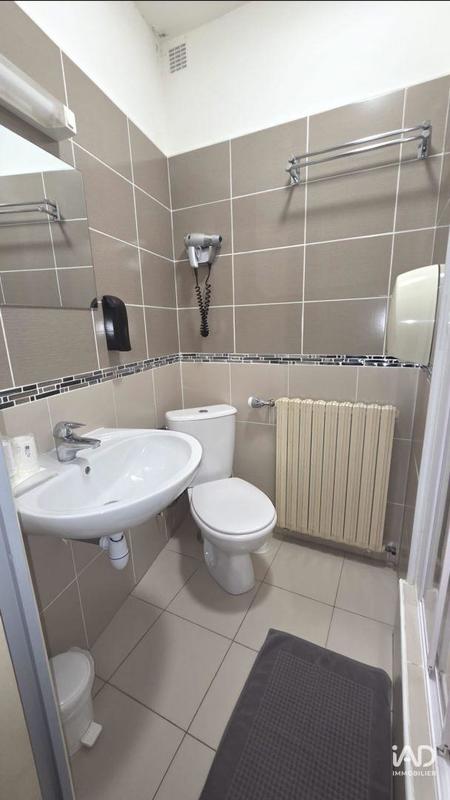 Local commercial - 1 100 m²