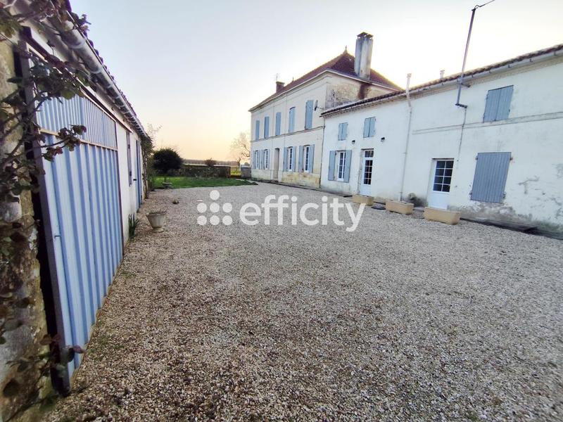 Maison - 208 m² - 6 pièces