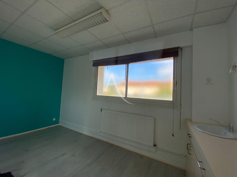 Immeuble - 180 m² - 9 pièces