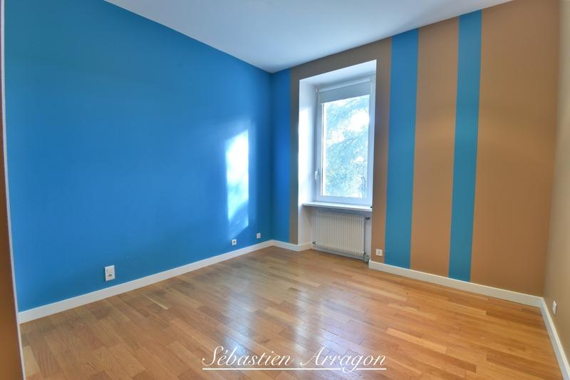 Maison - 460 m² - 14 pièces