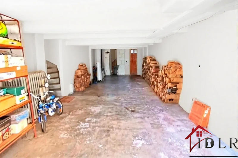 Maison - 277 m² - 10 pièces