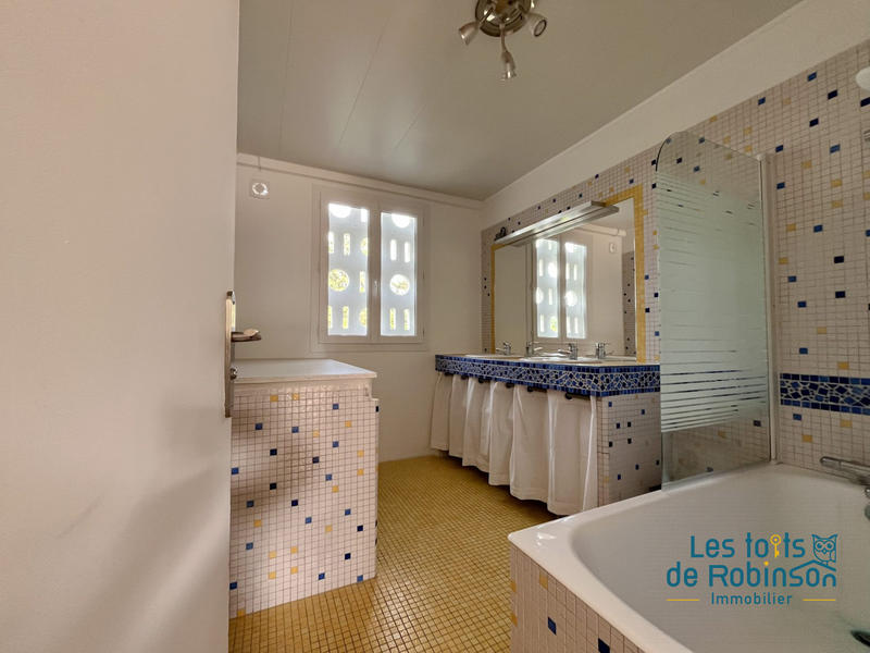 Appartement - 80 m² - 4 pièces