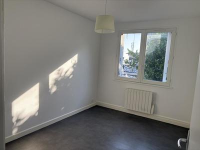 Maison - 99 m² - 6 pièces