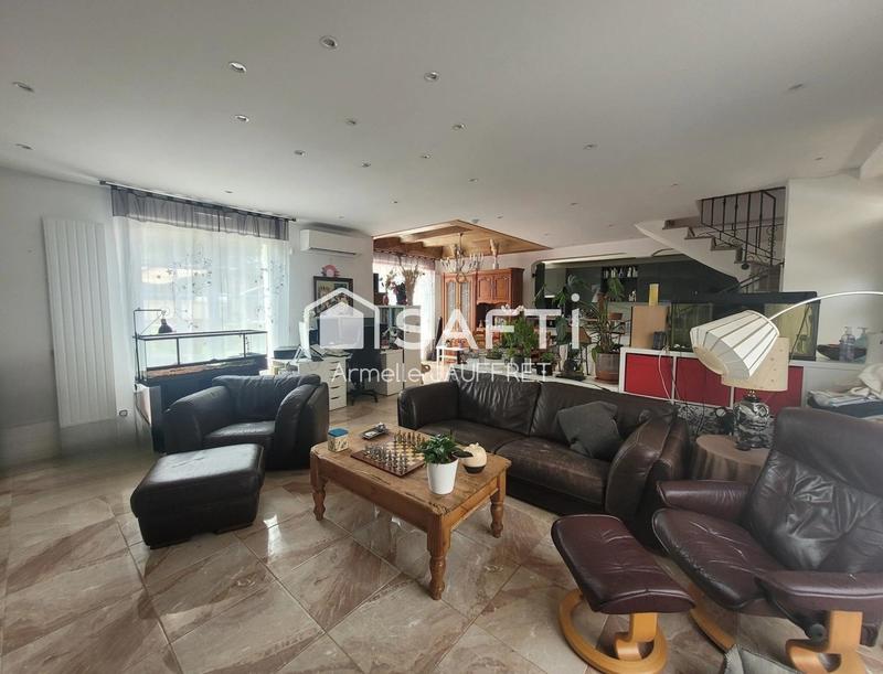 Maison - 158 m² - 6 pièces