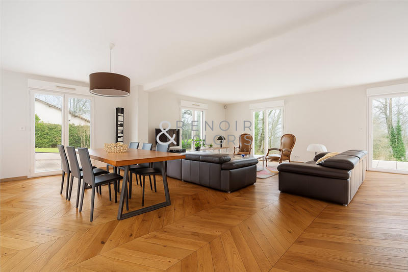 Maison - 269 m² - 7 pièces