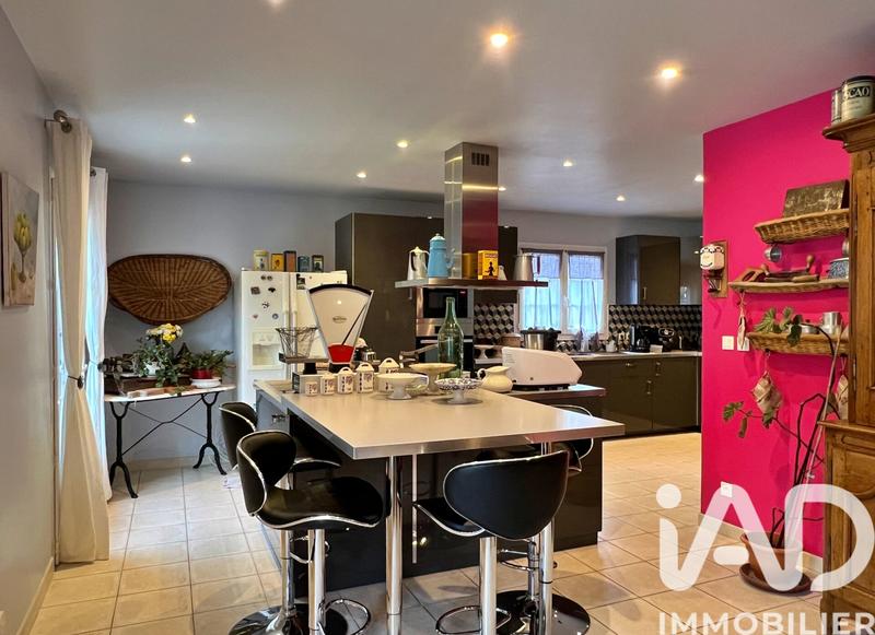 Maison - 266 m² - 7 pièces