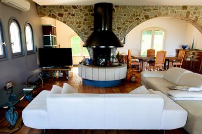 Maison - 238 m² - 8 pièces