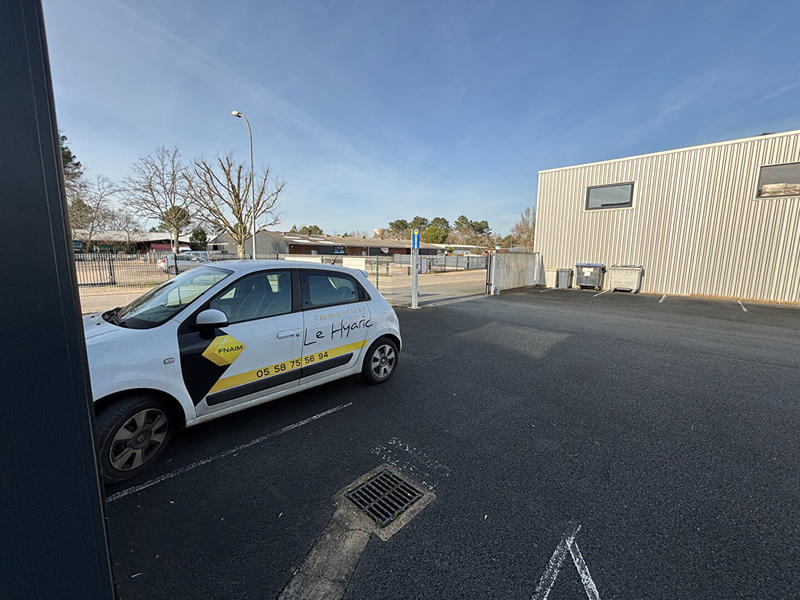 Local commercial - 250 m² - 1 pièce