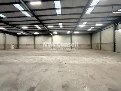 Entrepôt - 1 856 m²