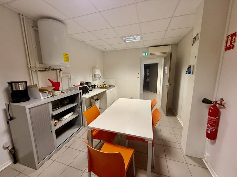 Local d'activités - 940 m²