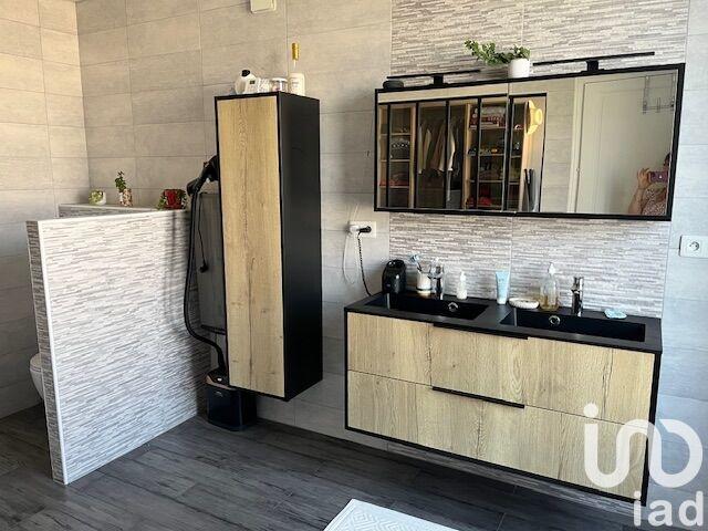 Maison - 440 m² - 9 pièces