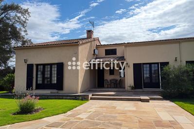 Maison - 260 m² - 12 pièces