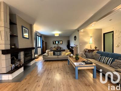 Maison - 198 m² - 8 pièces