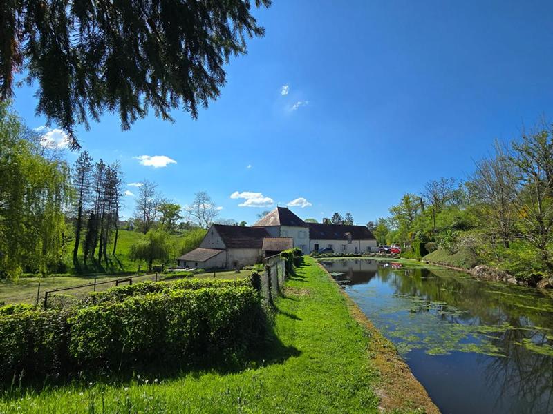 Moulin - 270 m² - 10 pièces