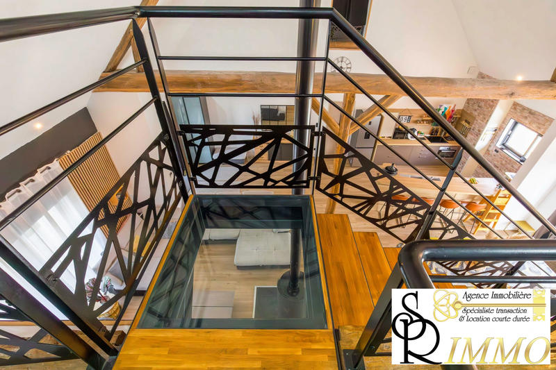 Maison - 201 m² - 7 pièces