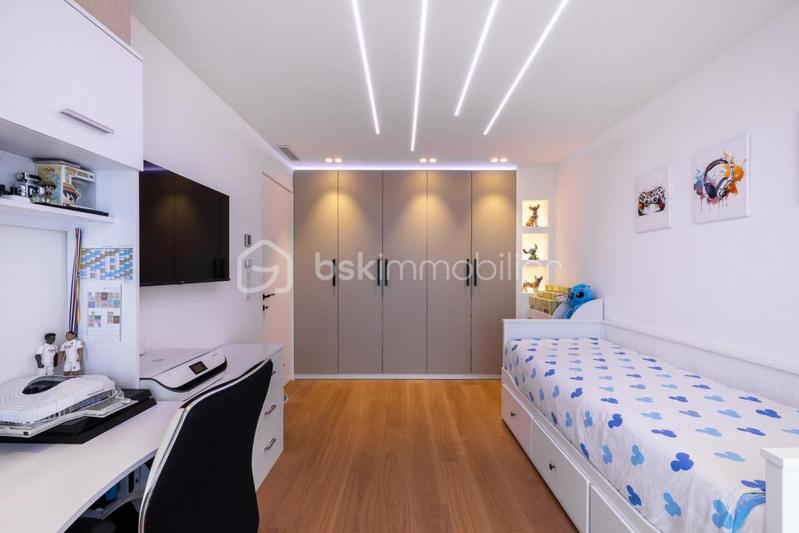 Appartement - 83 m² - 3 pièces