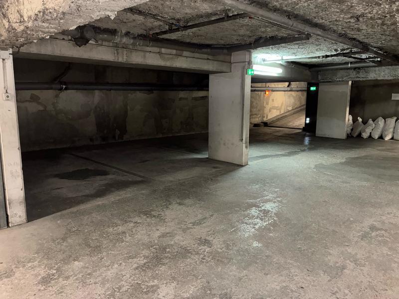 Parking / Garage - 12 m²