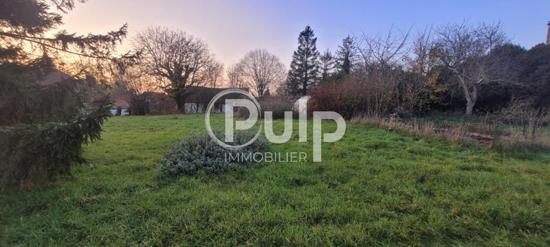Terrain constructible - 1 645 m²