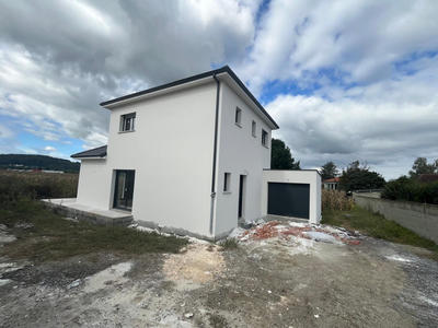 Maison - 106 m² - 5 pièces