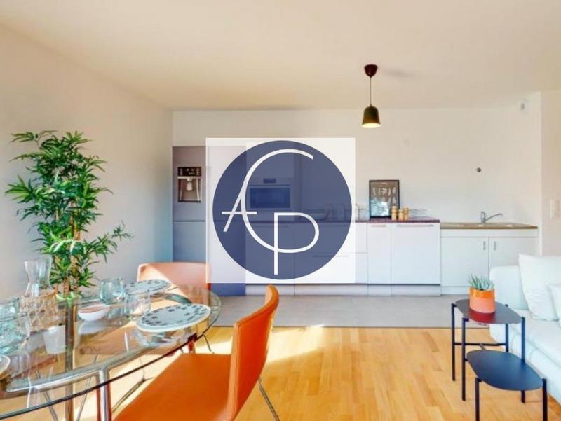 Appartement - 100 m² - 5 pièces