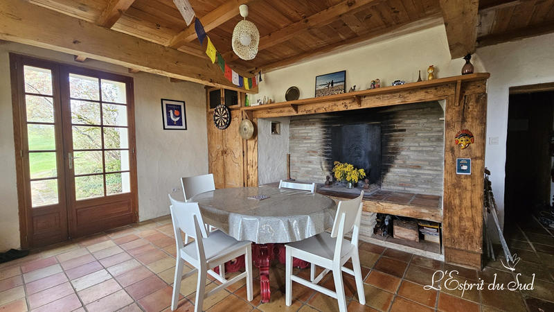 Maison ancienne - 202 m² - 6 pièces