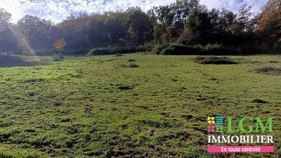 Terrain constructible - 1 400 m²